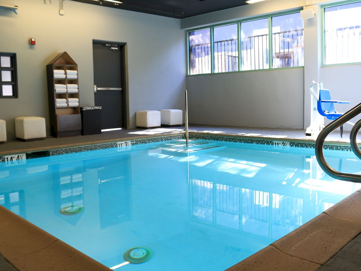 BLVD Hotel & Studios