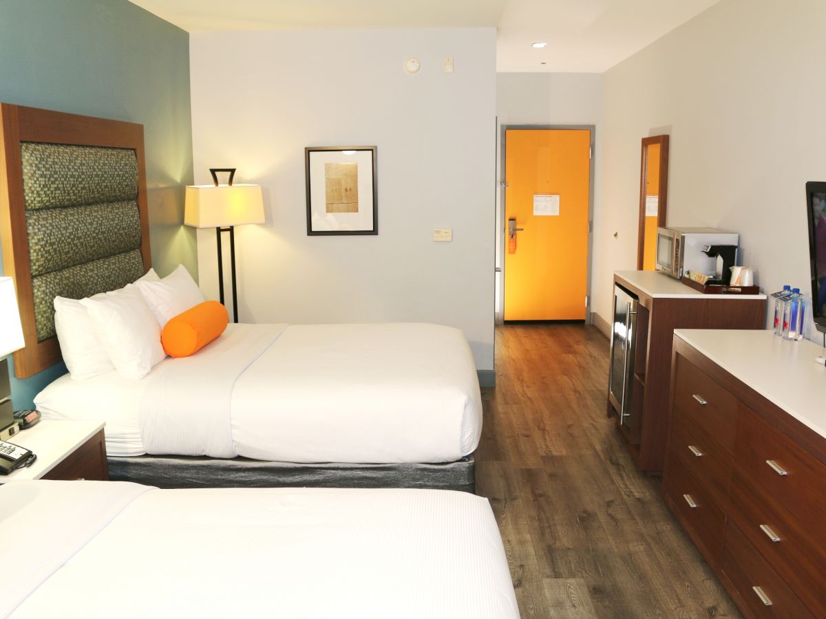BLVD Hotel & Studios