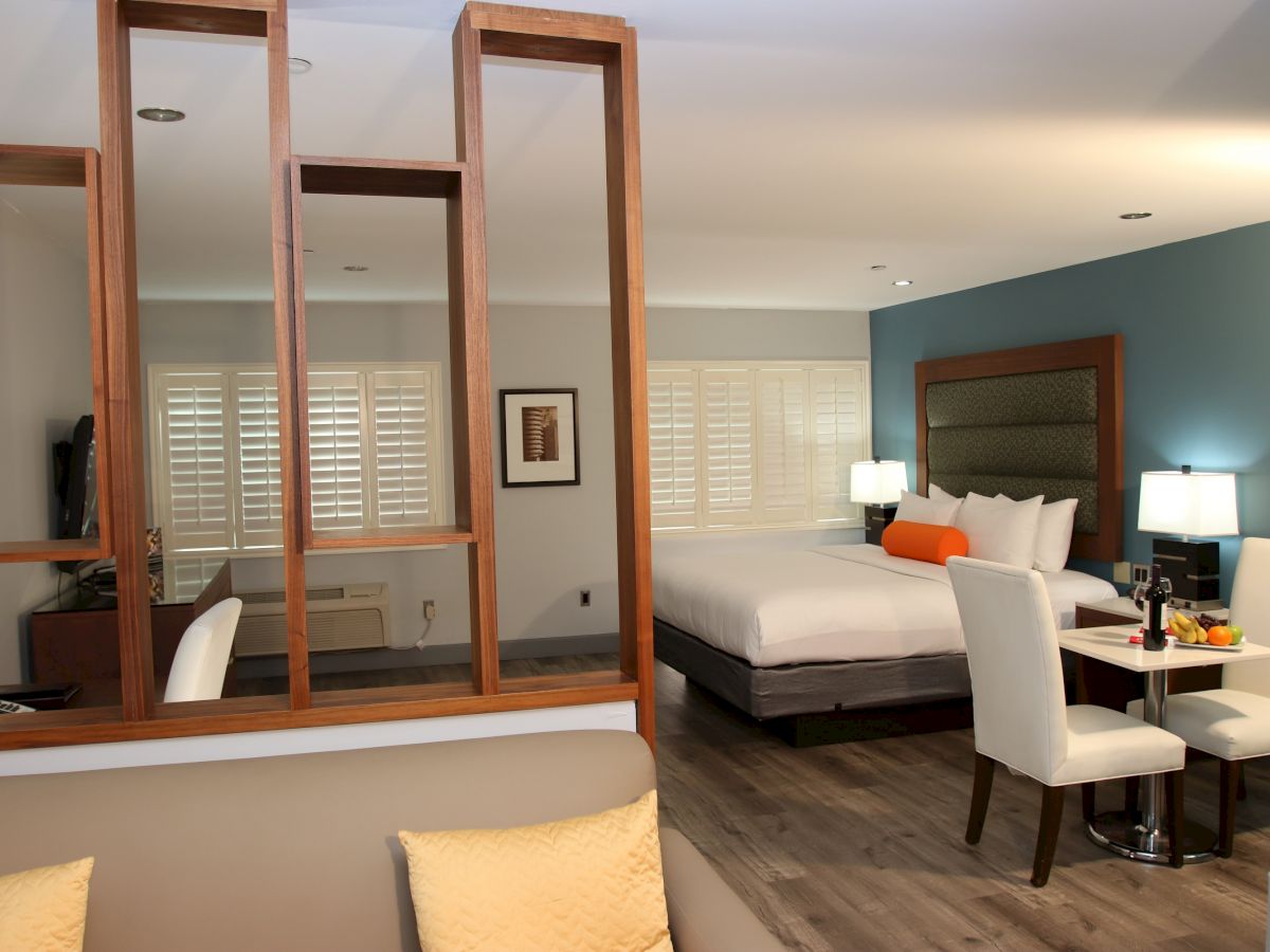 BLVD Hotel & Studios