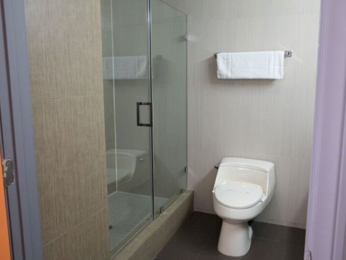 BLVD Hotel & Studios
