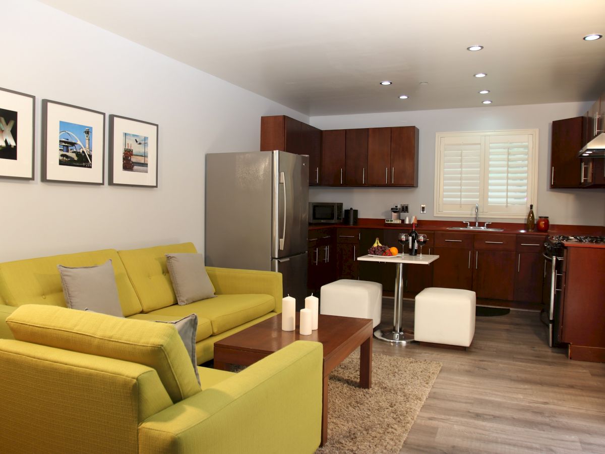 BLVD Hotel & Studios