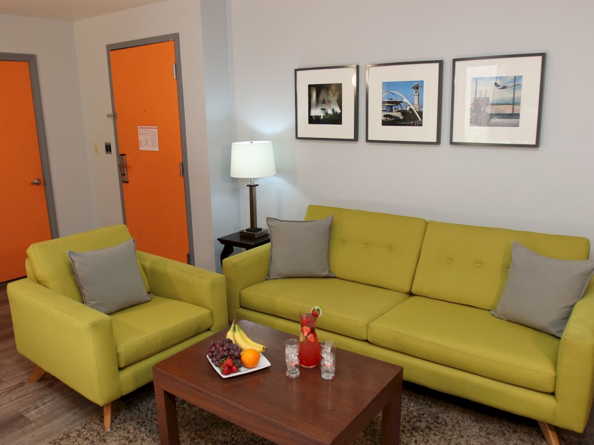 BLVD Hotel & Studios