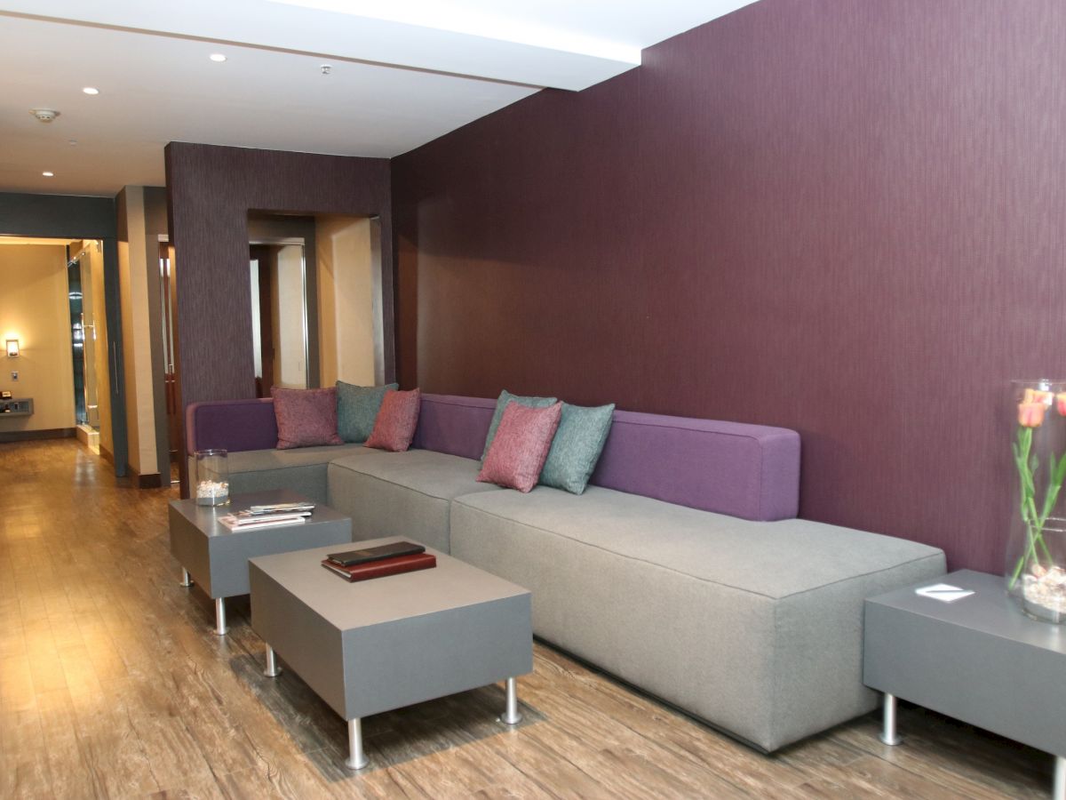 BLVD Hotel & Studios