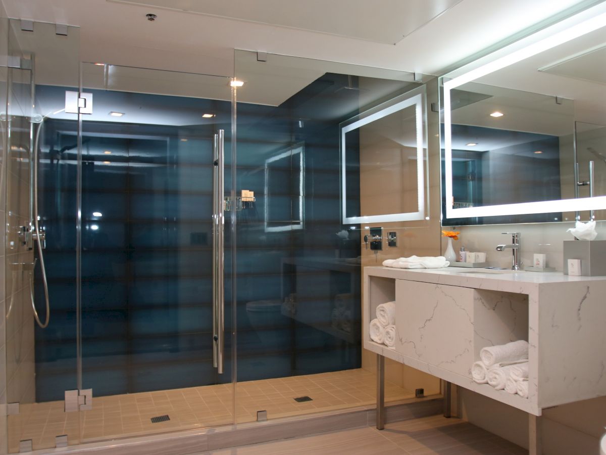 BLVD Hotel & Studios